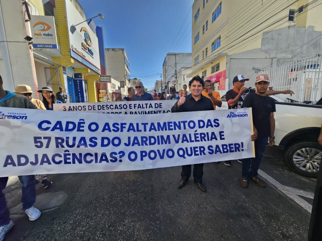 Moradores de Jardim Valéria e Santa Terezinha protestam por conclusão de obras de pavimentação
