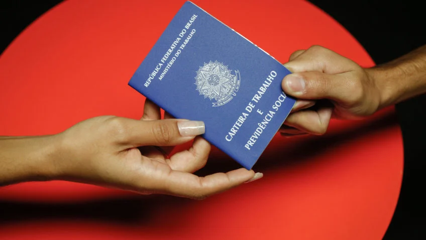 Benefícios sociais desmotivam o trabalho? Veja o que dizem os dados