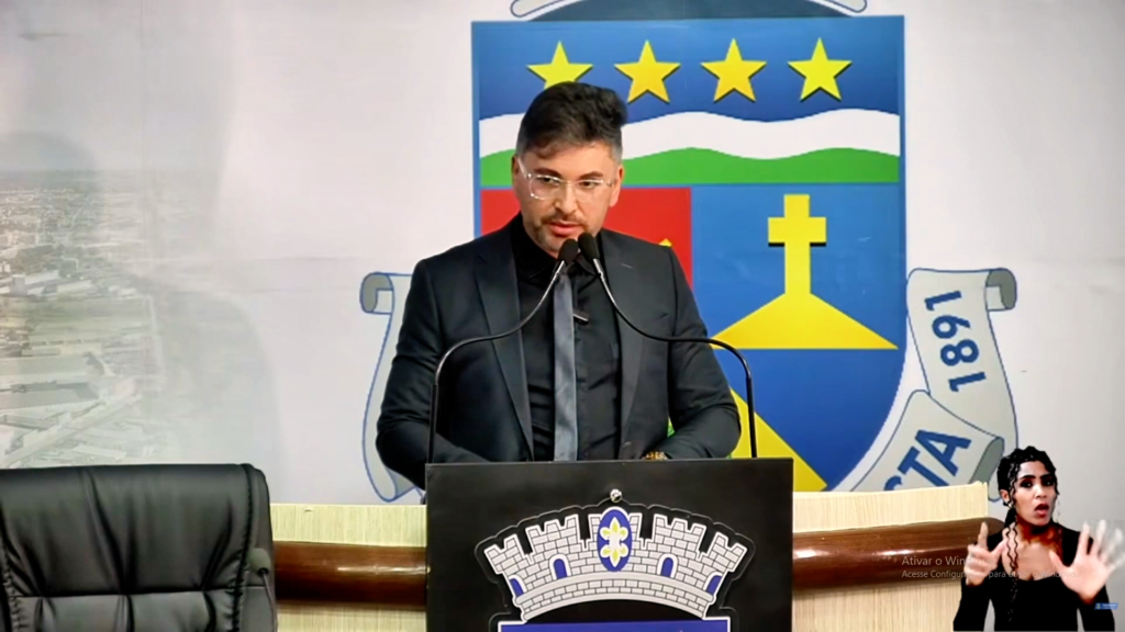 Diogo Azevedo anuncia pré-candidatura pelo PSDB e rebate críticas em Vitória da Conquista