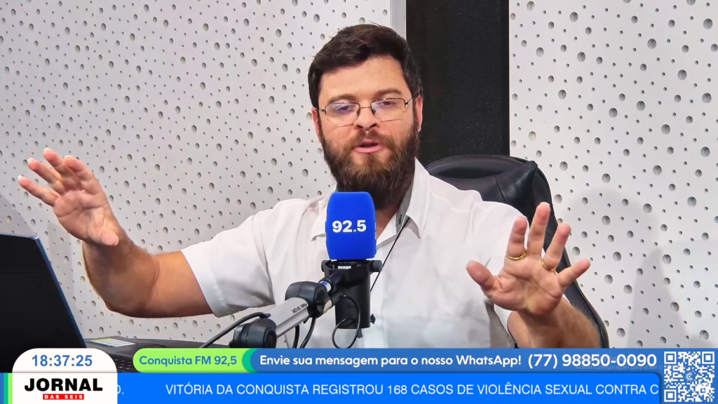 Jornal das Seis debate contradições envolvendo Flávio Bolsonaro e Mário Frias