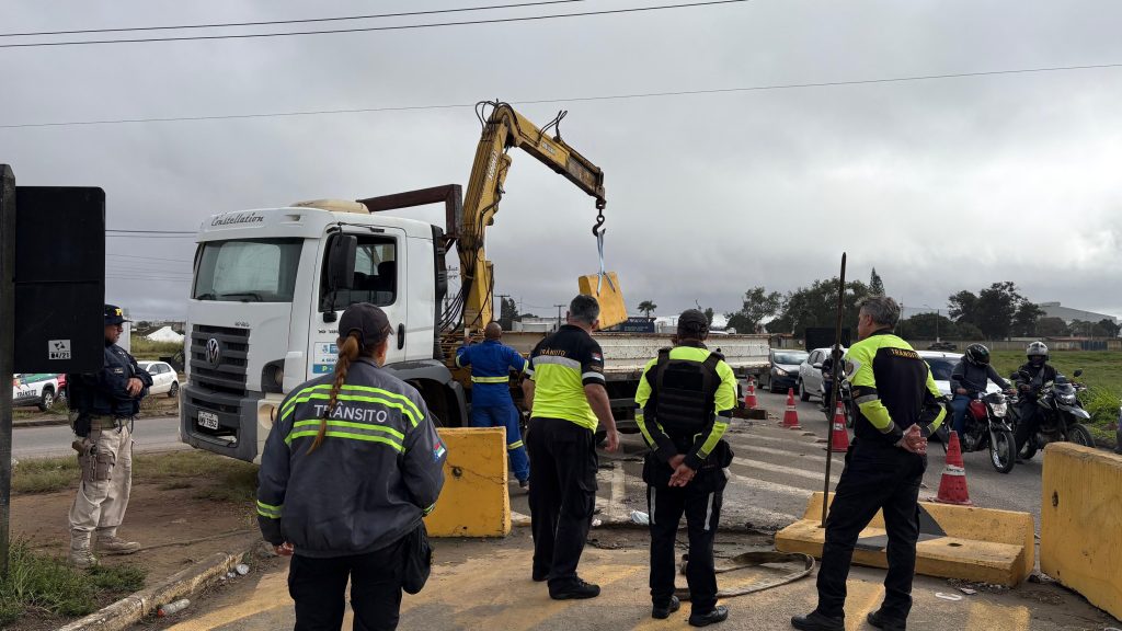Retirada de barreiras na Avenida Juracy Magalhães deve melhorar trânsito em Vitória da Conquista