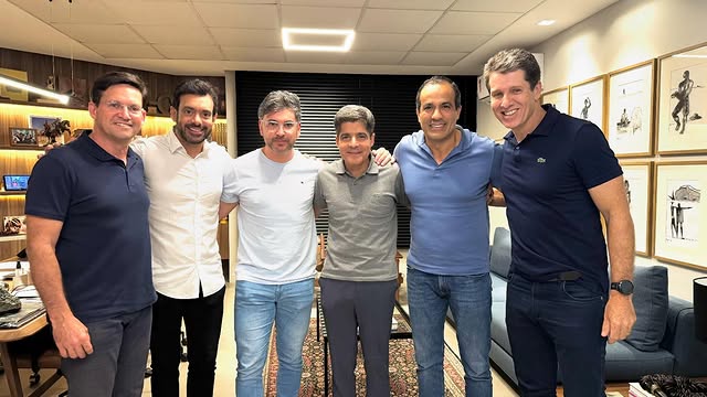 Em meio às especulações, Diogo Azevedo exibe foto com ACM Neto e dispara contra “picuinhas e vaidades”