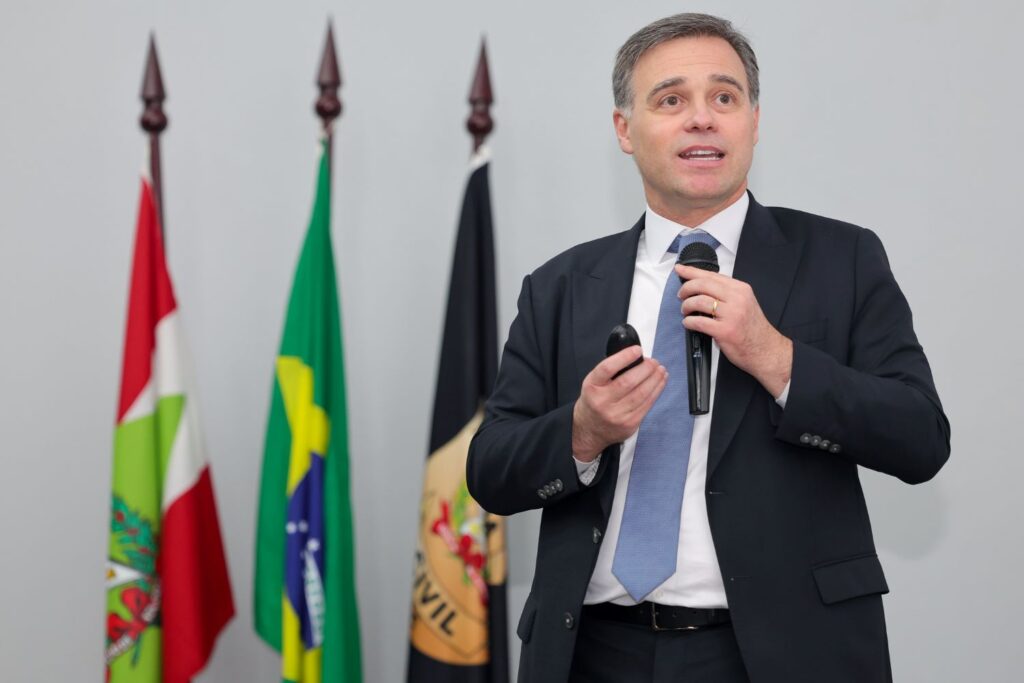 “Deus confunde os poderosos”: o recado impactante de Mendonça
