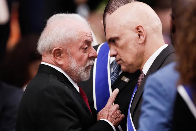 Lula chama Alexandre de Moraes para “cafezinho” no Planalto em meio a tensão política