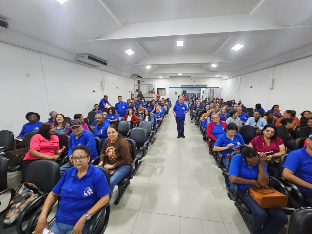 Agentes comunitários lotam Câmara de Vitória da Conquista em mobilização por incentivo financeiro
