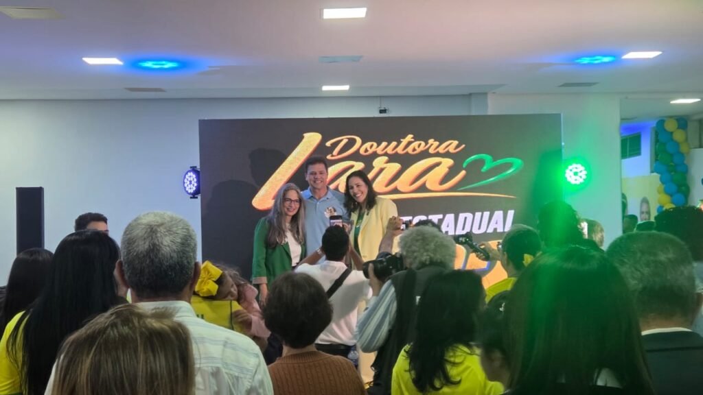 Dra. Lara inaugura comitê com casa cheia em Vitória da Conquista