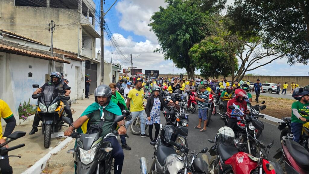 Concentração começa em Vitória da Conquista para carreata e ato político de Flávio Bolsonaro