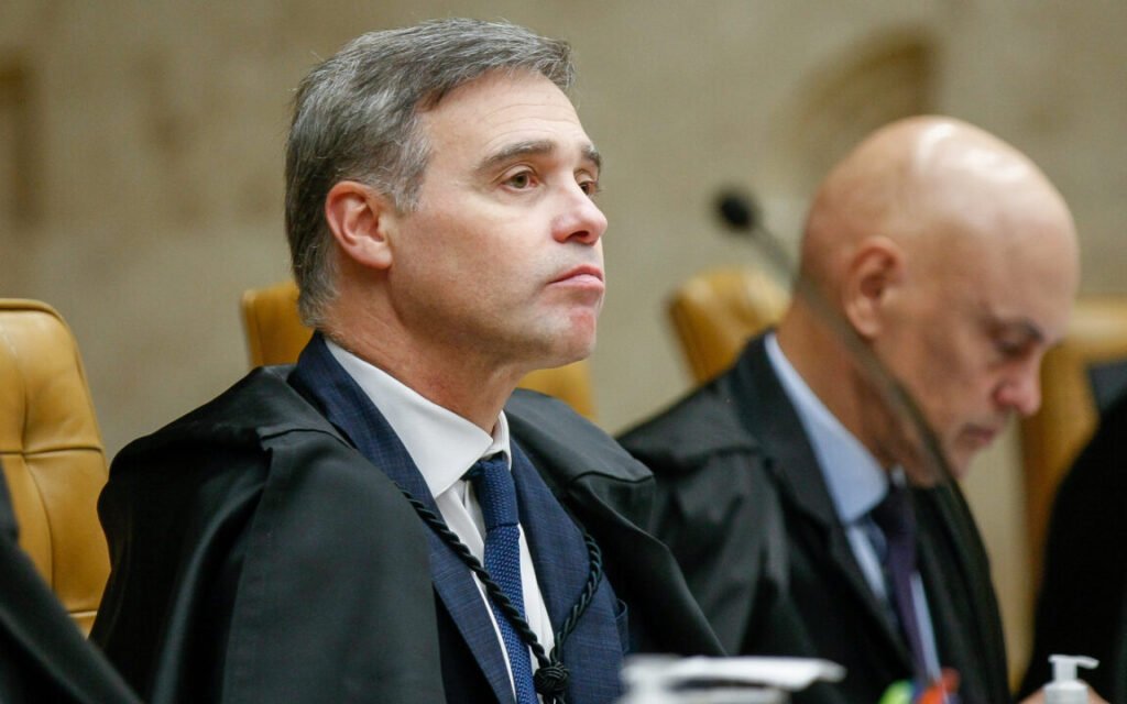 Mendonça pede manifestação da PGR sobre mensagens de Vorcaro com Moraes