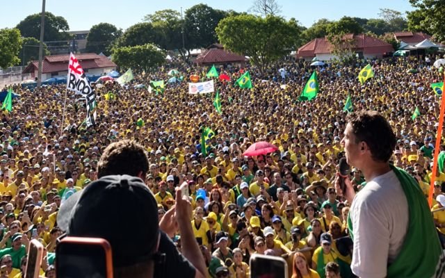 Nikolas é ovacionado por multidão no Amapá e expõe Alcolumbre em seu próprio estado