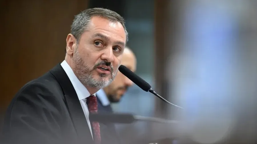 STF forma maioria para manter afastamento de diretores da Polícia Federal