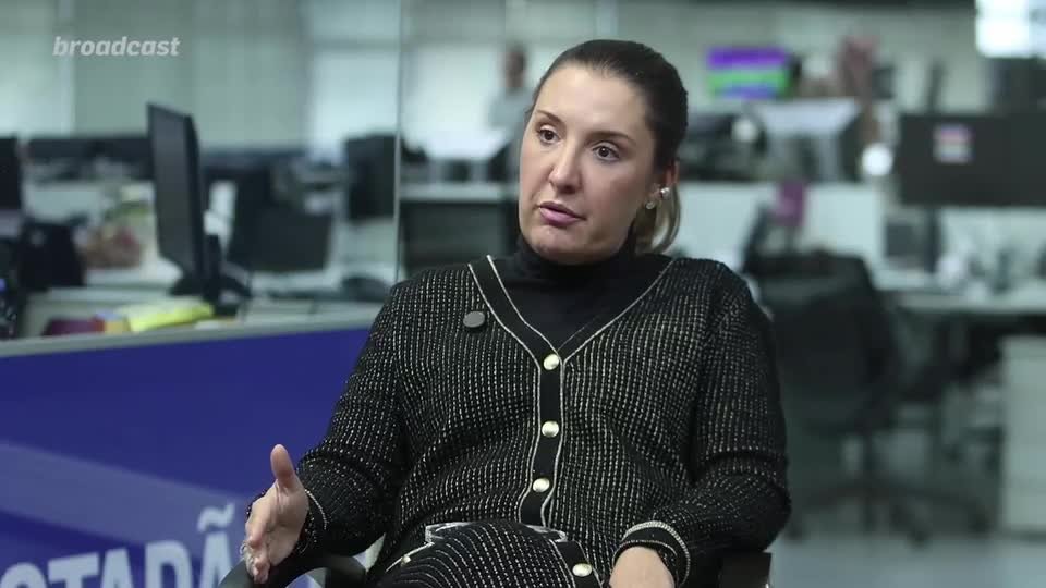 Daniella Marques diz que Flávio Bolsonaro quer revogar impostos criados ou elevados por Haddad
