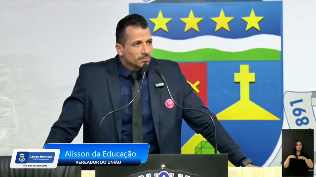 “MASSA DE MANOBRA”: VEREADOR CRITICA ATO POLÍTICO COM PROFESSORES E ESTUDANTES