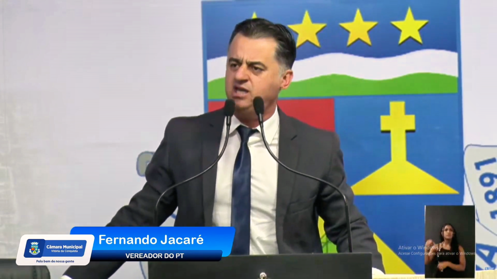 Fernando Jacaré cobra transparência e destaca segurança pública e obras para Vitória da Conquista