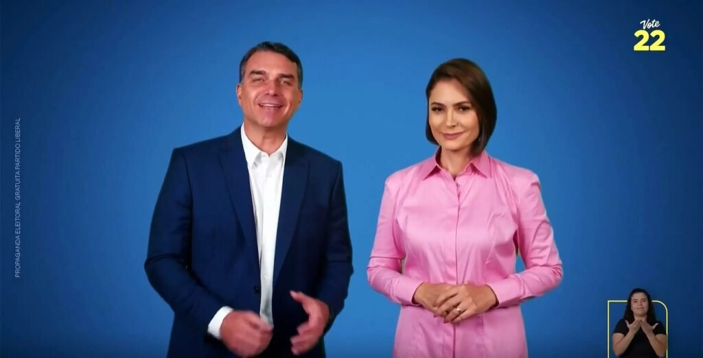 Flávio Bolsonaro tem horário eleitoral exibido sem áudio na TV