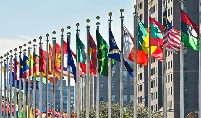 Países ampliam alertas de segurança para o Brasil às vésperas das eleições