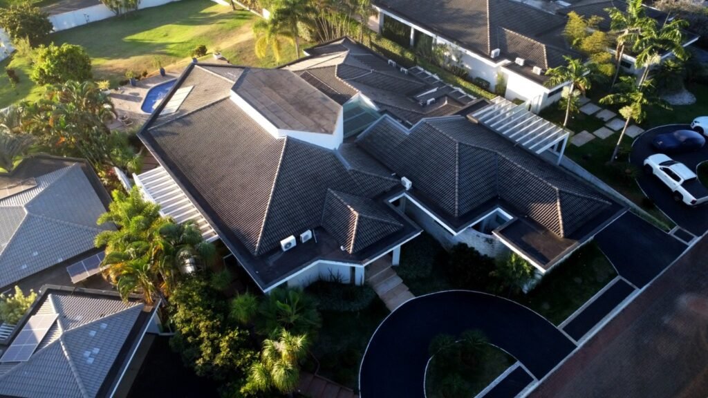 Mansão de Lulinha em Brasília e sítio de Atibaia: dentista que depôs na Lava Jato assina contrato de aluguel